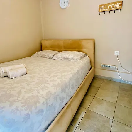 Elegant In The Center Of City. Apartamento *