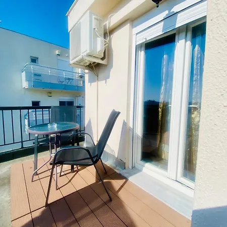 Elegant In The Center Of City. Apartamento Tesalónica