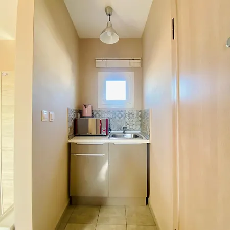 Elegant In The Center Of City. Apartamento *